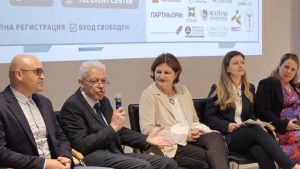 Експертите проповядват взаимосвързаност и сътрудничество за напредък в развитието на корабоплаването