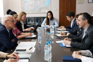 Смъртта предизвиква дискусия за соло живота