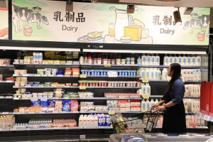 Китай разширява антисубсидийното разследване на млечните продукти от ЕС
