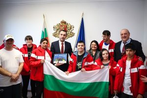 Министър Пешев изпрати 10 български атлети на Световните зимни игри на Спешъл Олимпикс в Торино