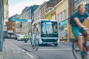 Робобусът на WeRide пристигна в Белгия