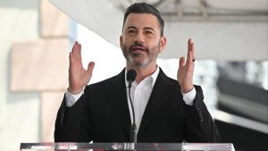 Демократите въвеждат Бил, за да защитят свободата на словото след спирането на Кимел