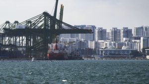 Сингапур оспорва твърдението на САЩ за търговски излишък на фона на разследване за свръхкапацитет