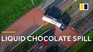 Над 400 000 кюлчета KitKat са откраднати, след като крадците „пробиват“ с пратка от 12 тона